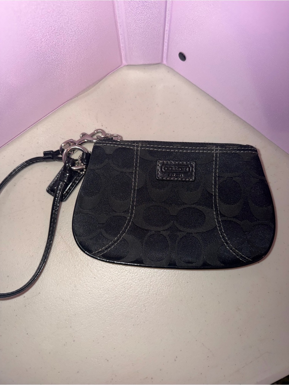 Vintage Y2K Coach Black Signature Zip Wristlet with Leather Strap